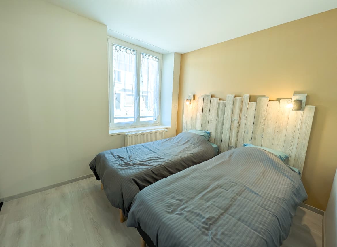 Seconde chambre avec deux lits simples