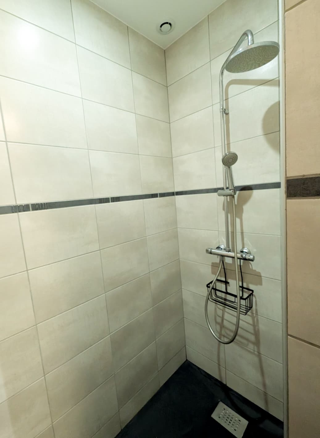 Douche à l’italienne de la salle d’eau